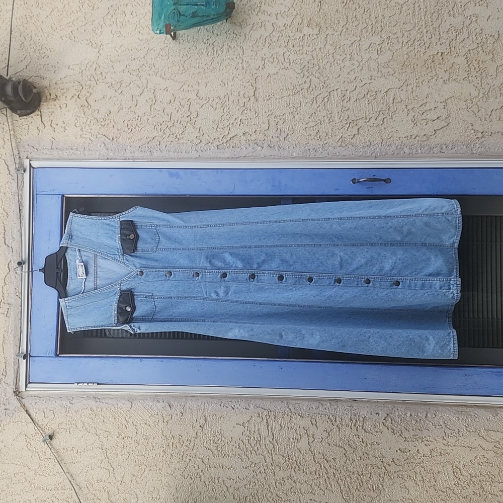 Long sleeveless Jean dress